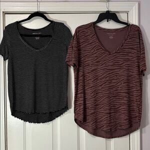 (2) American Eagle Soft & Sexy brand tops. Size Small